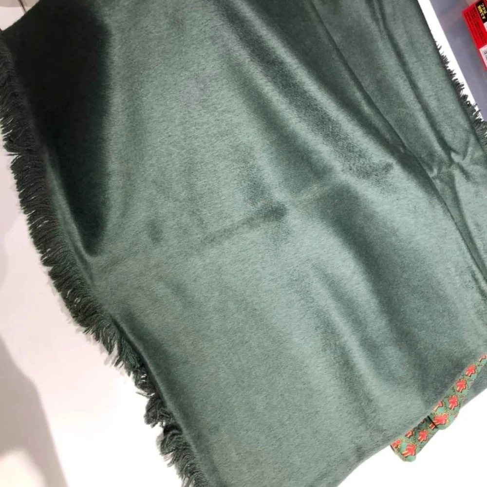 HERMES GREEN PRINTED Angora Silk Scarf Authentic - Picture 4 of 7